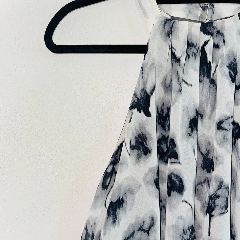 ASTR The Label White & Gray Watercolor Floral Print Shift Dress Small Women’s - Picture 4 of 12